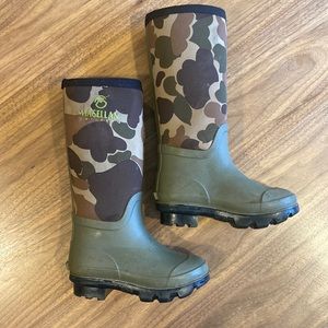 Magellan Outdoors Youth Camouflage Jersey Knee Boot